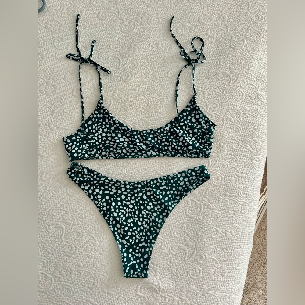 ZAFUL two piece swim suit.